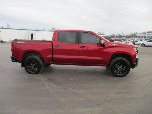 Used 2021 Chevrolet Silverado 1500 LT Trail Boss w/ Convenience Package II image 3