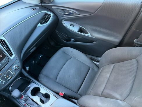 Used 2022 Chevrolet Malibu RS FWD image 17