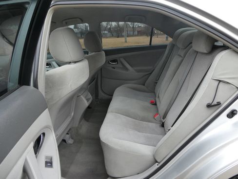 Used 2011 Toyota Camry LE w/ LE Extra-Value Pkg FWD image 19