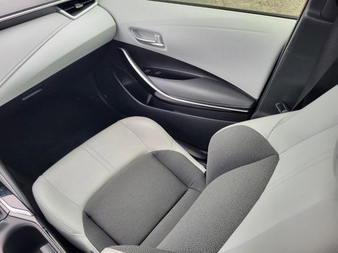 Used 2025 Toyota Corolla XSE FWD image 16