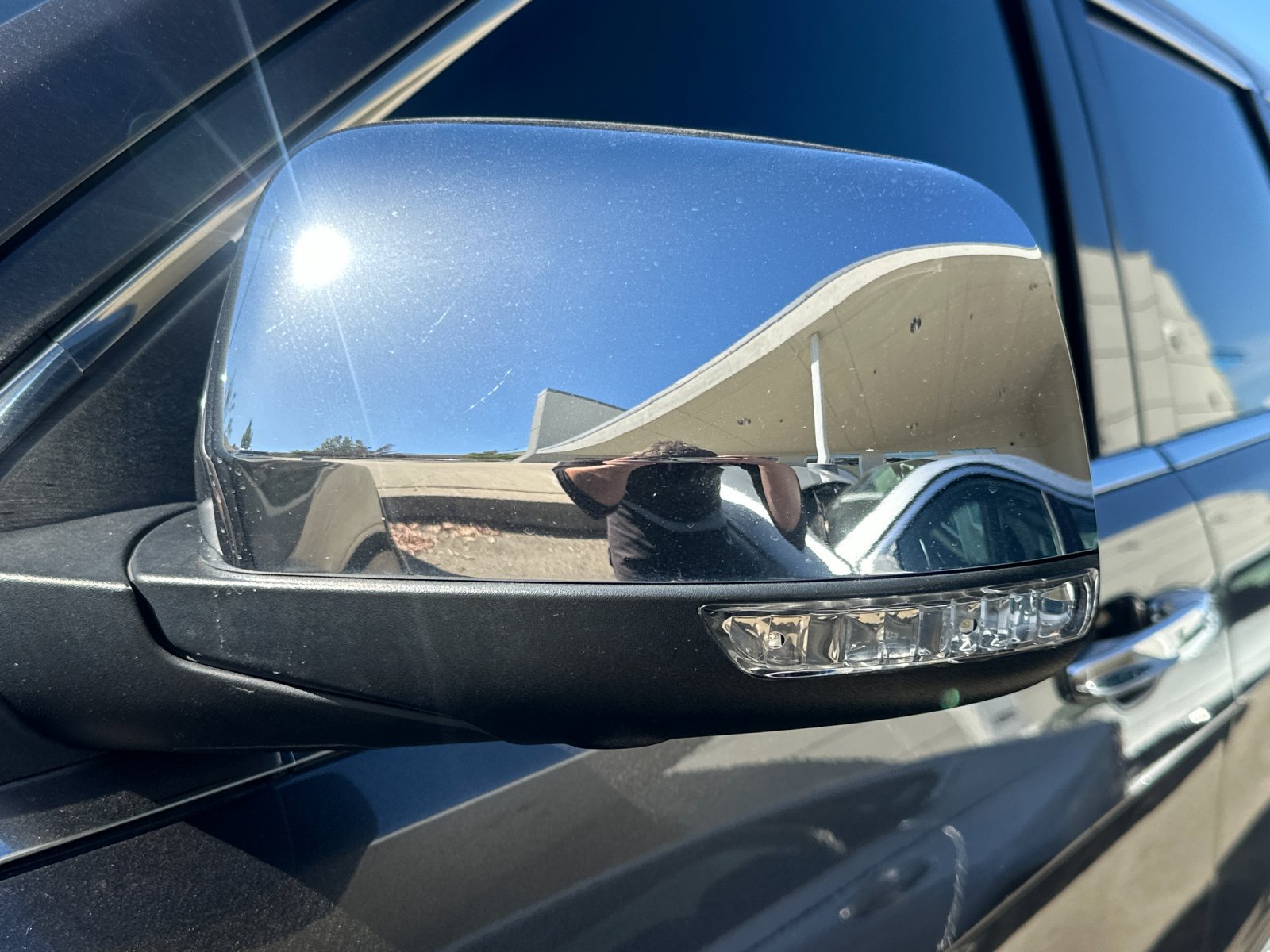 Used 2015 Jeep Grand Cherokee Overland RWD image 29