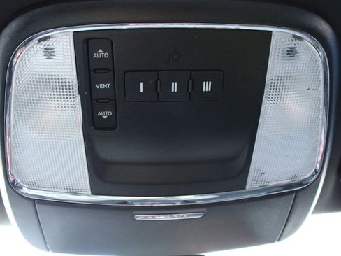 Used 2018 Dodge Charger SXT Plus w/ Blacktop Package image 31