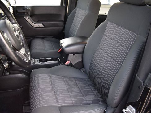 Used 2012 Jeep Wrangler Sport w/ Connectivity Group AWD/4WD image 12