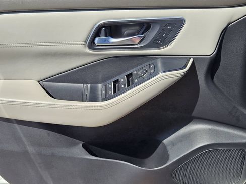 Used 2021 Nissan Rogue SL FWD image 18