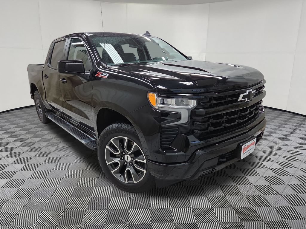 Used 2022 Chevrolet Silverado 1500 RST w/ Z71 Off-Road Package AWD/4WD image 3