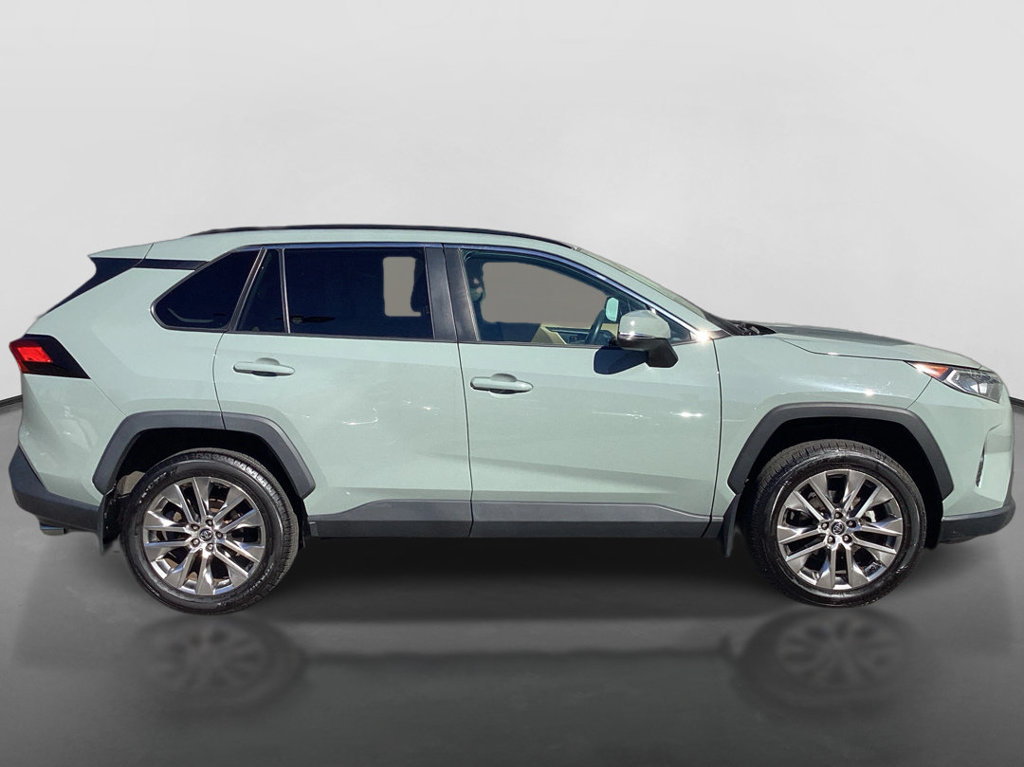 Used 2020 Toyota RAV4 XLE Premium AWD/4WD image 4