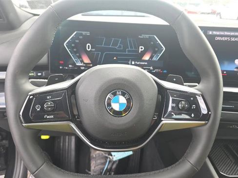Used 2025 BMW 530i xDrive w/ Premium Package image 7