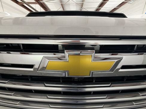 Certified 2024 Chevrolet Silverado 2500 High Country w/ High Country Premium Package AWD/4WD image 31
