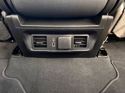Used 2025 GMC Sierra 1500 SLT AWD/4WD image 27