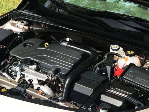 Used 2023 Chevrolet Malibu LT FWD image 10