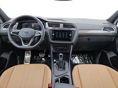 Certified 2023 Volkswagen Tiguan SE R-Line FWD image 9