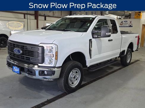 Used 2024 Ford F350 XL w/ XL Driver Assist Package AWD/4WD image 4