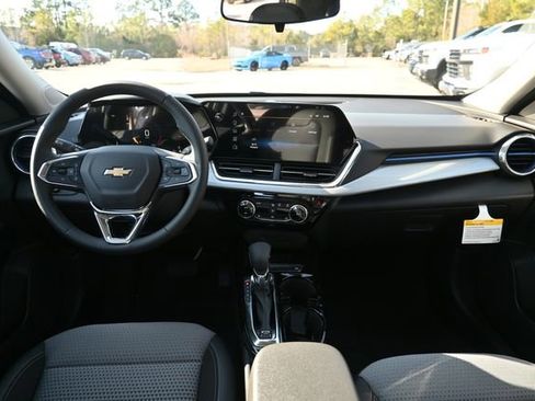 New 2026 Chevrolet Trax LT w/ Driver Confidence Package image 12