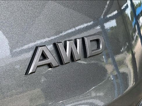 Used 2025 Nissan Rogue SV AWD/4WD image 10