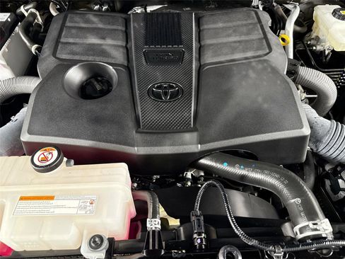 Used 2023 Toyota Tundra Limited w/ Power Package AWD/4WD image 44