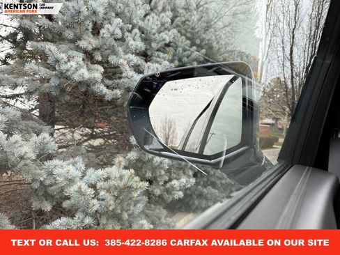 Used 2025 Chevrolet Suburban Z71 image 23