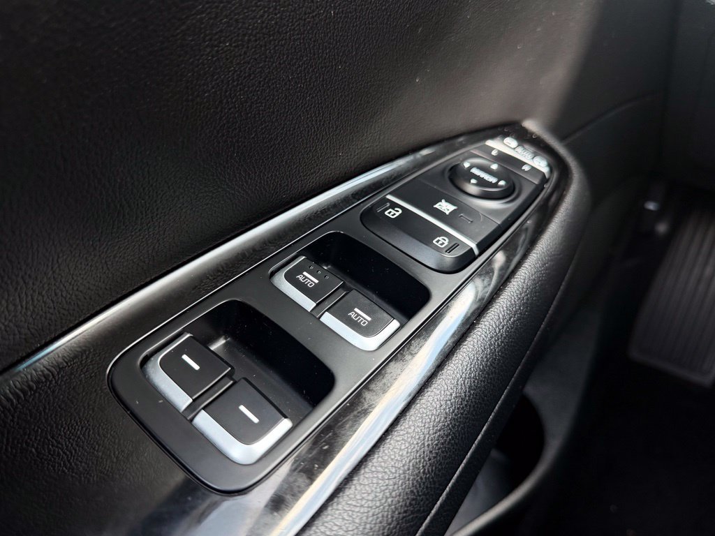 Used 2017 Kia Optima SX FWD image 18