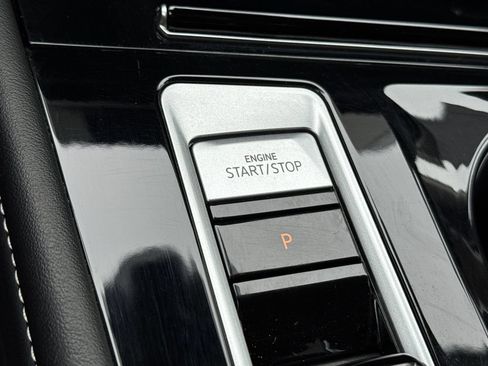 Used 2024 Volkswagen Atlas SE FWD image 22
