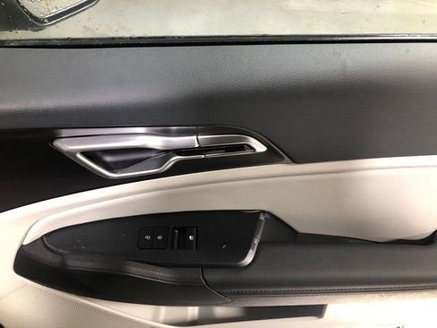 New 2026 Kia Sportage EX w/ EX Panorama Roof Package image 16