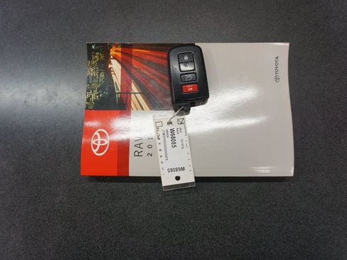 Used 2013 Toyota RAV4 Limited AWD/4WD image 16