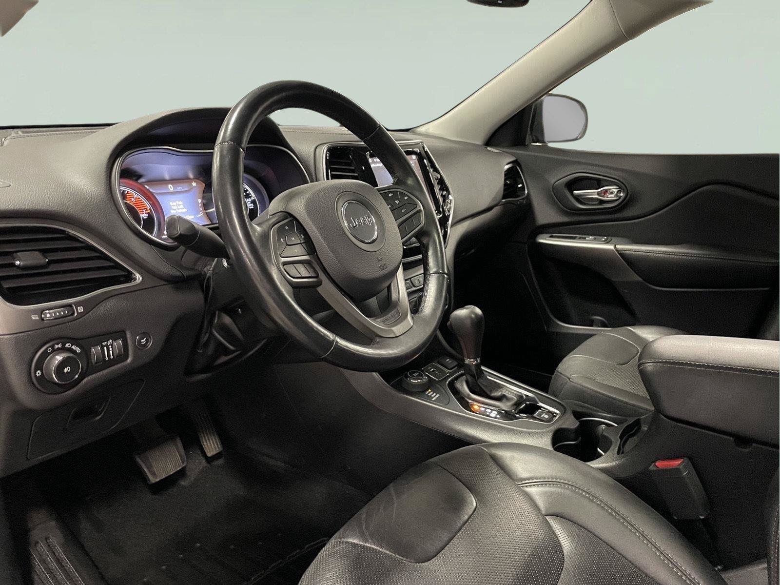 Used 2019 Jeep Cherokee Limited AWD/4WD image 17