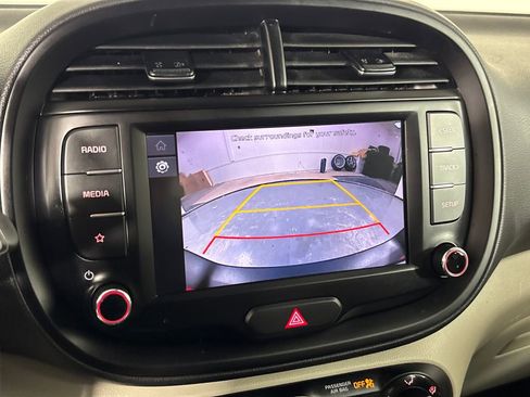 Used 2022 Kia Soul LX w/ Technology Package image 23