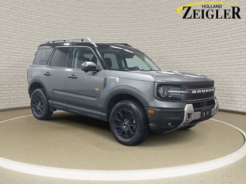 Used 2025 Ford Bronco Sport Badlands image 3