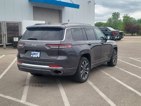 Used 2022 Jeep Grand Cherokee L Overland w/ Luxury Tech Group IV AWD/4WD image 5