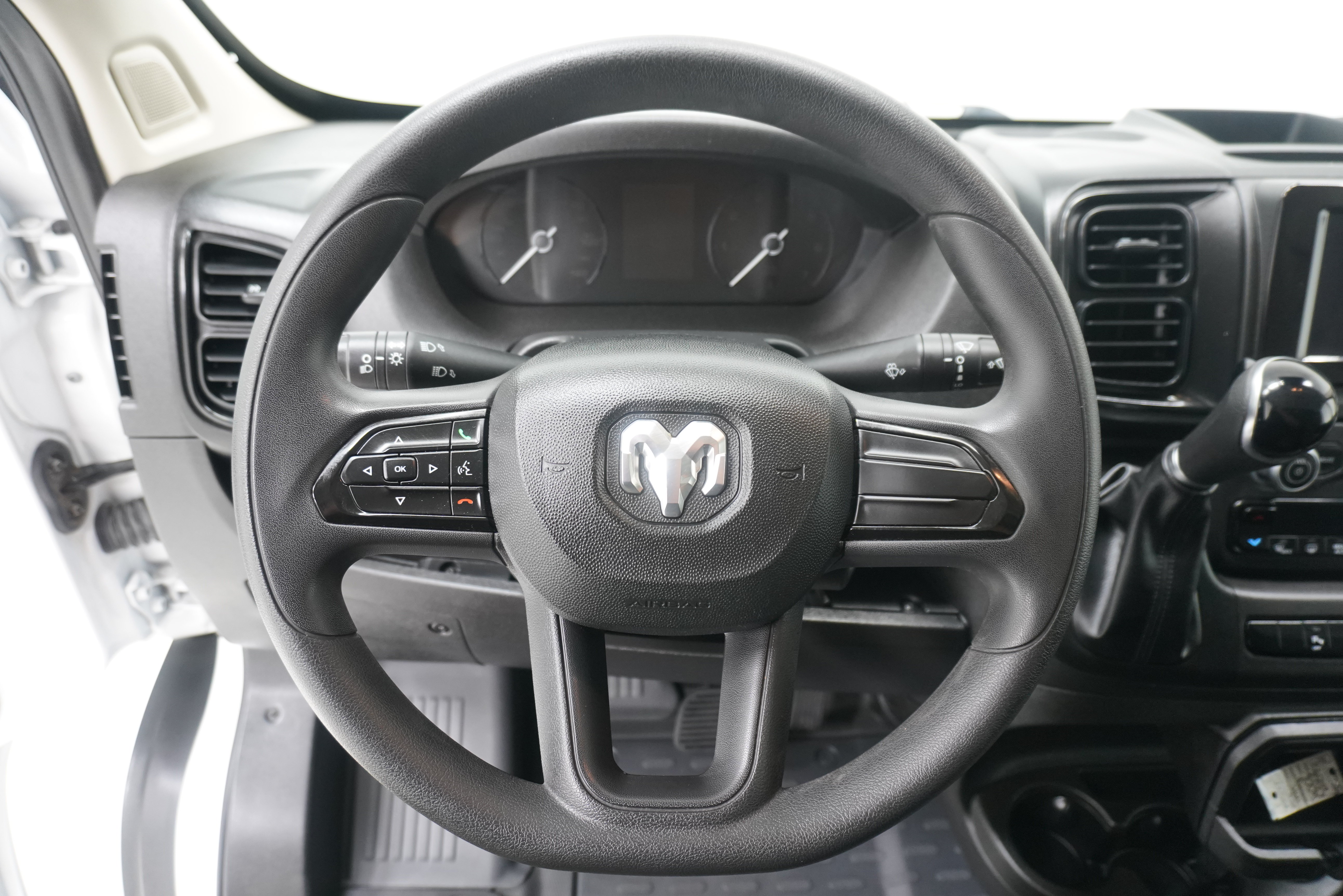 Used 2023 RAM ProMaster 2500 w/ Premium Appearance Group FWD image 12