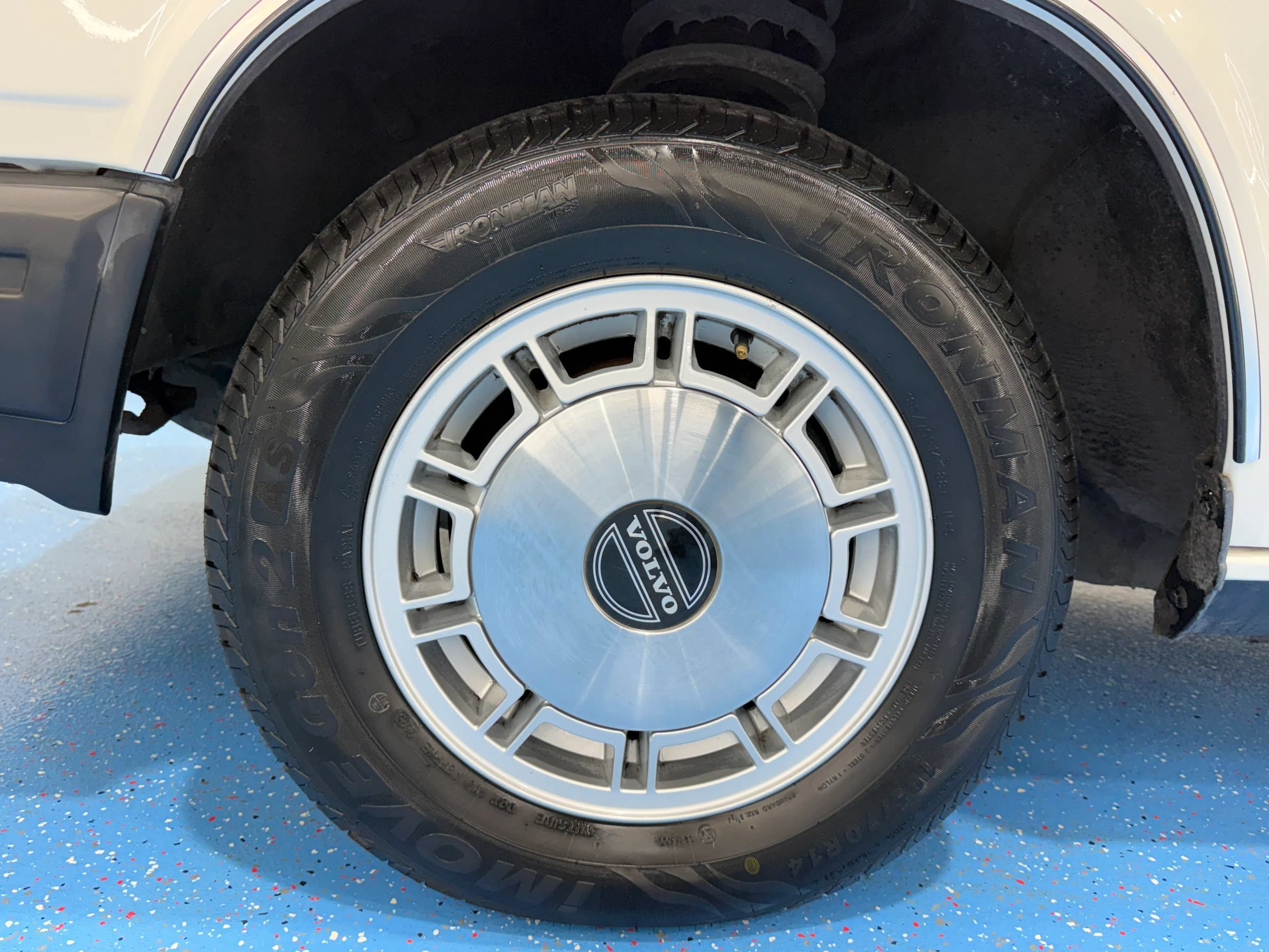 Used 1988 Volvo 740 GLE RWD image 48