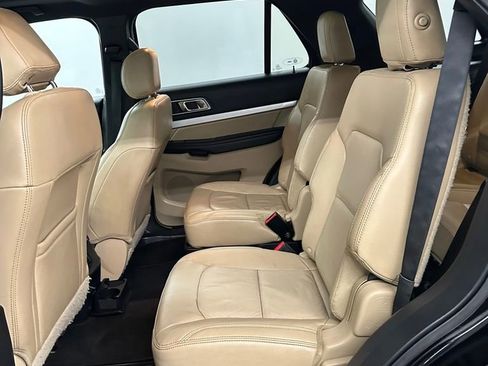 Used 2016 Ford Explorer XLT w/ Equipment Group 202A image 29