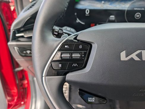 Certified 2025 Kia Niro Wave w/ Wave Preserve Package image 25