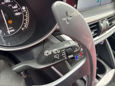 Used 2023 Alfa Romeo Stelvio Veloce image 33