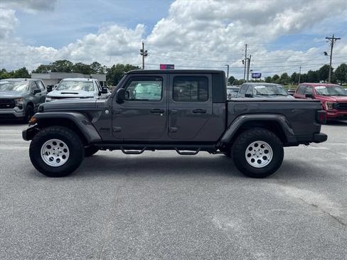 Used 2021 Jeep Gladiator Sport AWD/4WD image 6