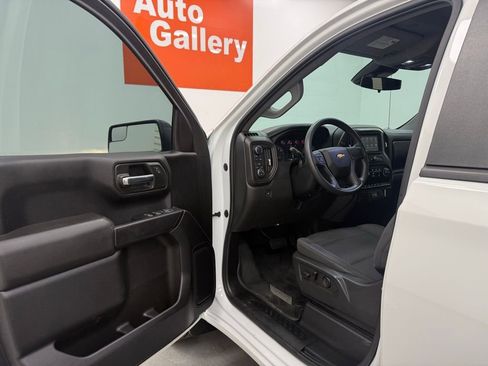 Used 2023 Chevrolet Silverado 1500 Custom image 9