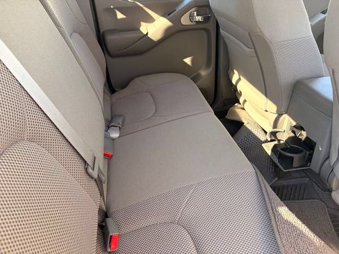 Certified 2021 Nissan Frontier SV w/ Midnight Edition Floor Mats RWD image 15
