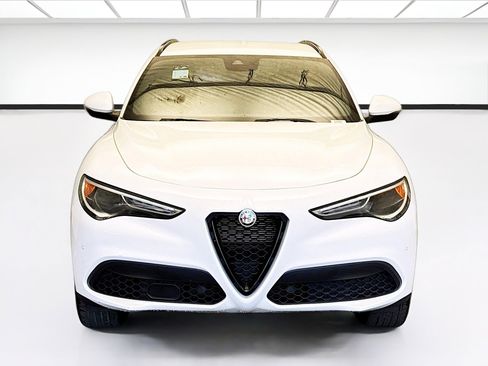 Used 2022 Alfa Romeo Stelvio Sprint image 2