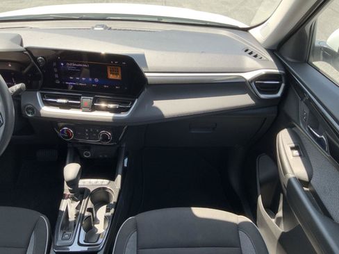 Used 2025 Chevrolet TrailBlazer LT FWD image 53