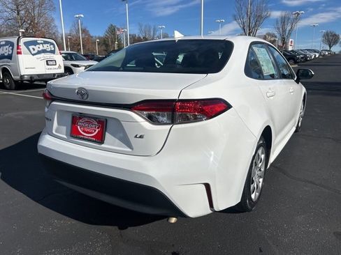 Used 2024 Toyota Corolla LE image 5