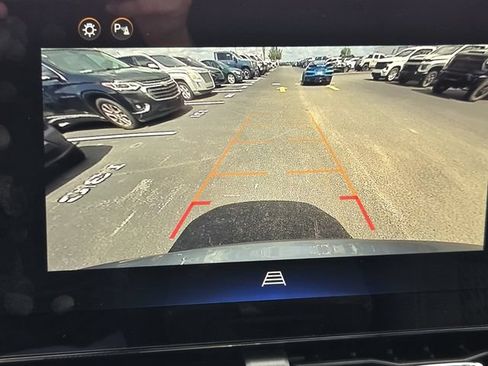 Used 2025 Chevrolet Equinox LT FWD image 19