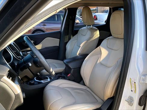 Used 2017 Jeep Cherokee Limited w/ Trailer Tow Group image 8