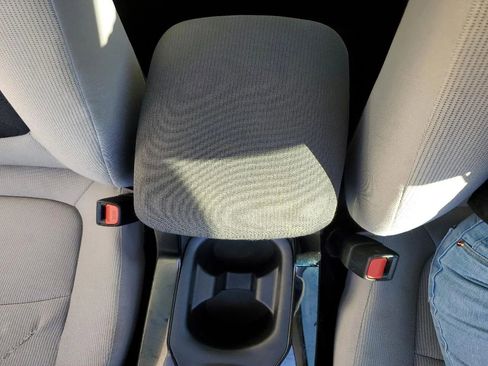 Used 2020 Toyota Corolla LE image 28