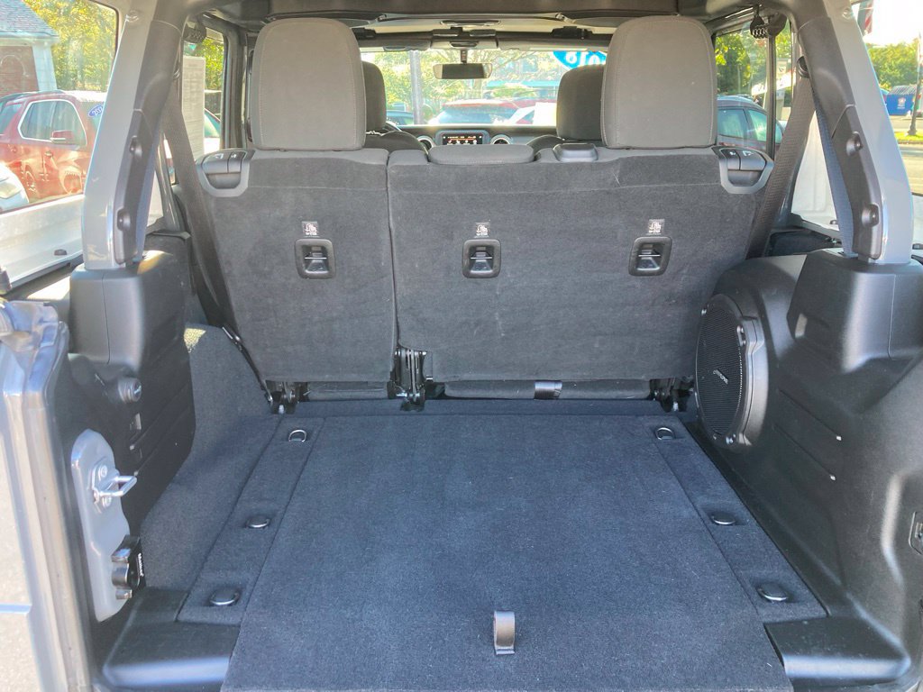 Used 2018 Jeep Wrangler Unlimited Sahara AWD/4WD image 25