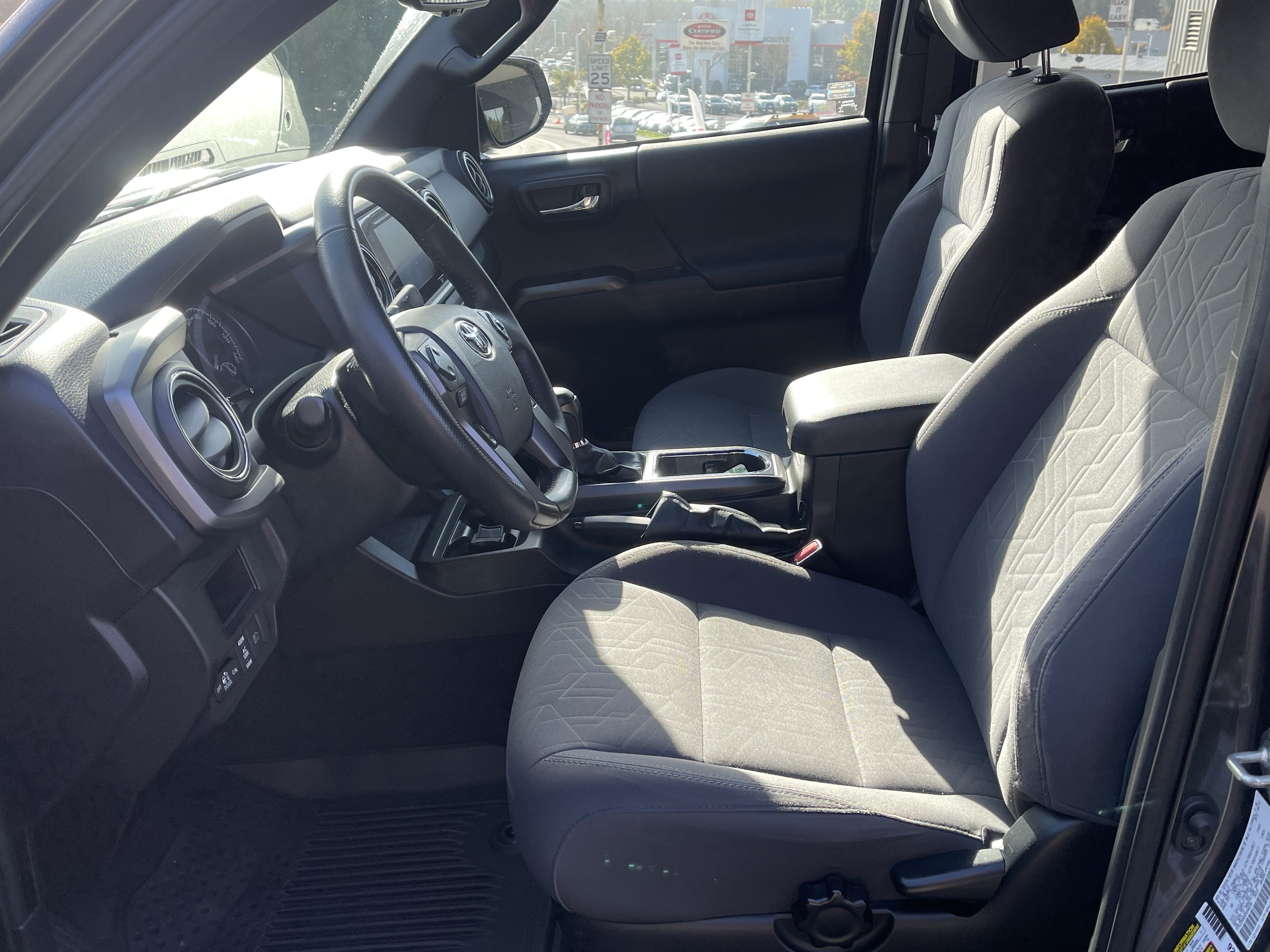 Certified 2019 Toyota Tacoma TRD Sport w/ Technology Package AWD/4WD image 10