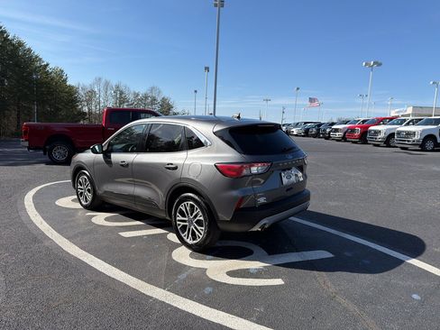 Used 2022 Ford Escape SEL image 3