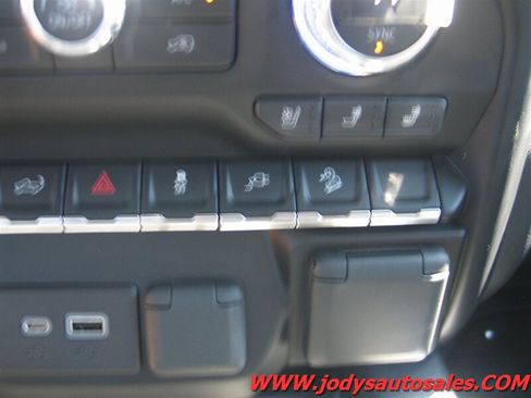 Used 2021 GMC Sierra 1500 AT4 w/ AT4 Premium Package AWD/4WD image 30