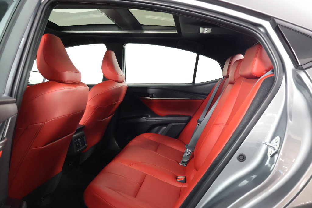 Used 2025 Toyota Camry XSE FWD image 11
