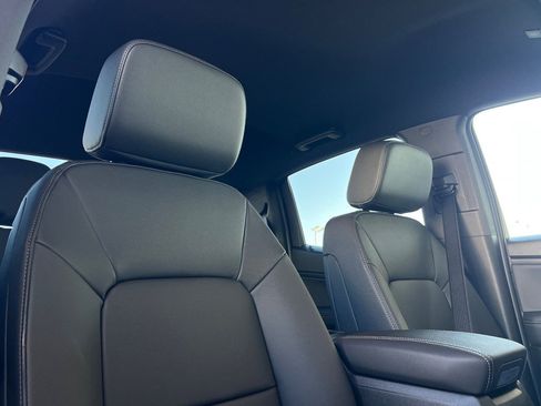 New 2026 GMC Canyon Elevation w/ Convenience Package image 15