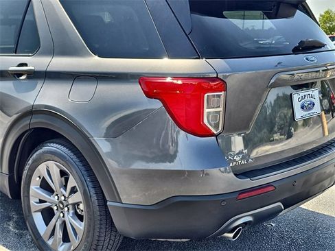 Used 2022 Ford Explorer XLT w/ Equipment Group 202A image 14