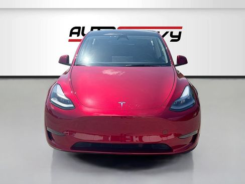 Used 2024 Tesla Model Y Long Range AWD/4WD image 2